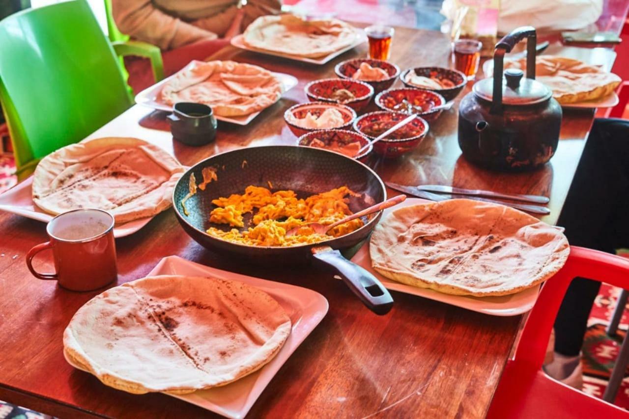 Bedouin Pink Ecohouse Panzió Vádi Músza Kültér fotó