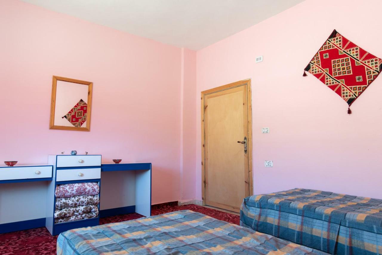 Bedouin Pink Ecohouse Panzió Vádi Músza Kültér fotó